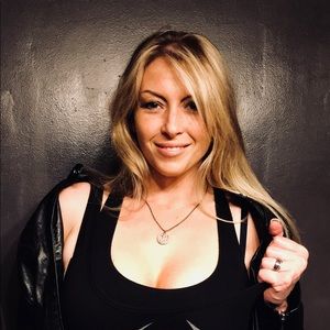 Meet your Posher, Dana